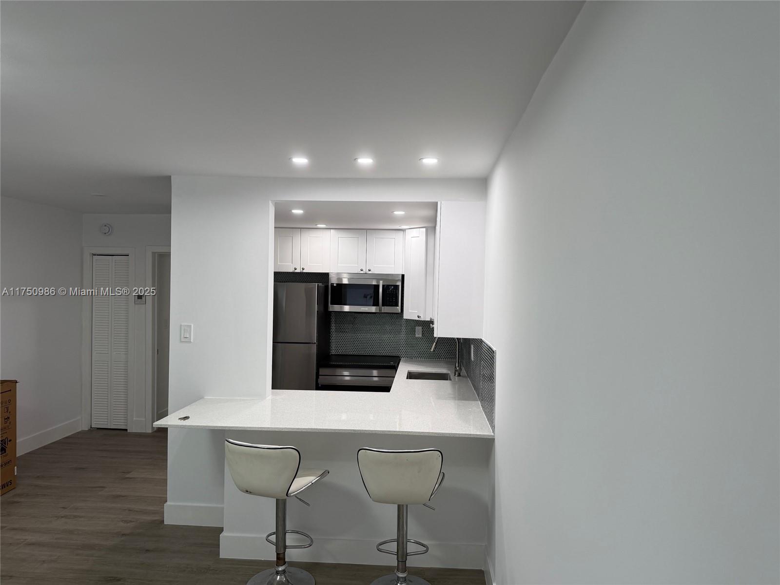 Property for Sale at 926 Michigan Ave 12, Miami Beach, Miami-Dade County, Florida - Bedrooms: 1 
Bathrooms: 1  - $299,900