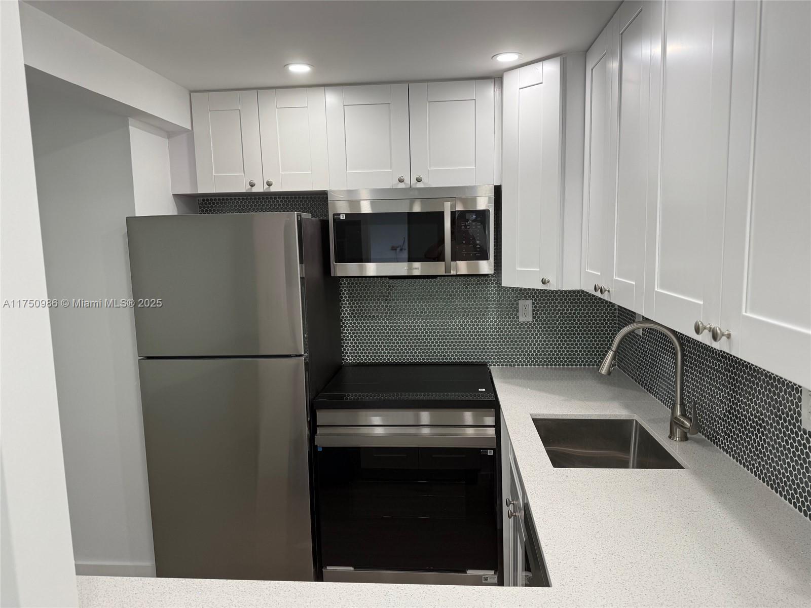 926 Michigan Ave 12
