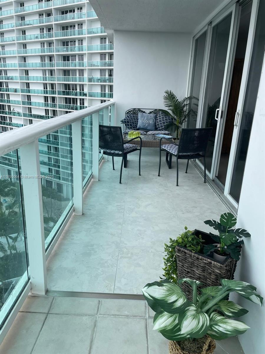 100 Bayview Dr 917