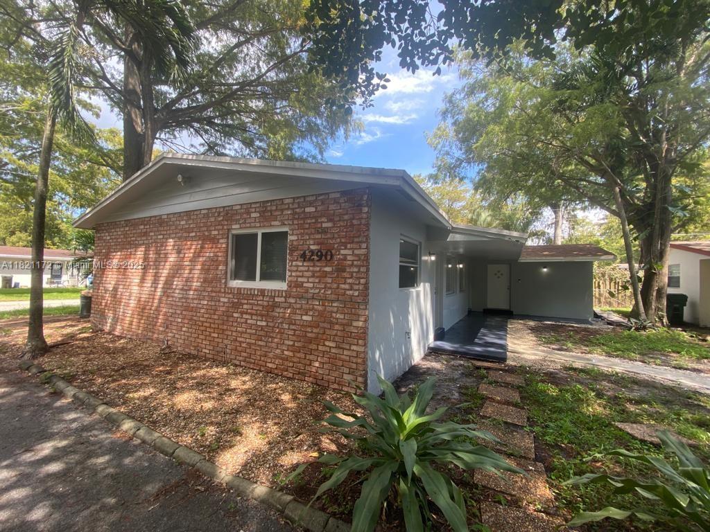 4290 NW 21st Ave