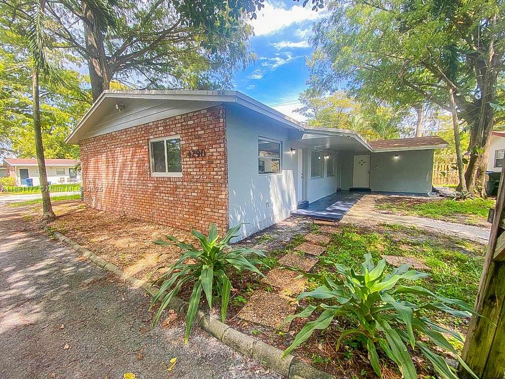 Excellent Investment opportunity, This Duplex is in a Prime, and growing area of Oakland Park, there is lots of new construction that will continue to bring the value up in the area. NEW A/C's Granite countertops NO HOA, corner lot, private yards, 2 units a 2/2 and 1/1, don't miss out, this is perfect for FHA buyers, or someone looking to house hack. Easy to manage, with separate water and electric meters. **Currently has an assumable FHA mortgage at 5.6%**