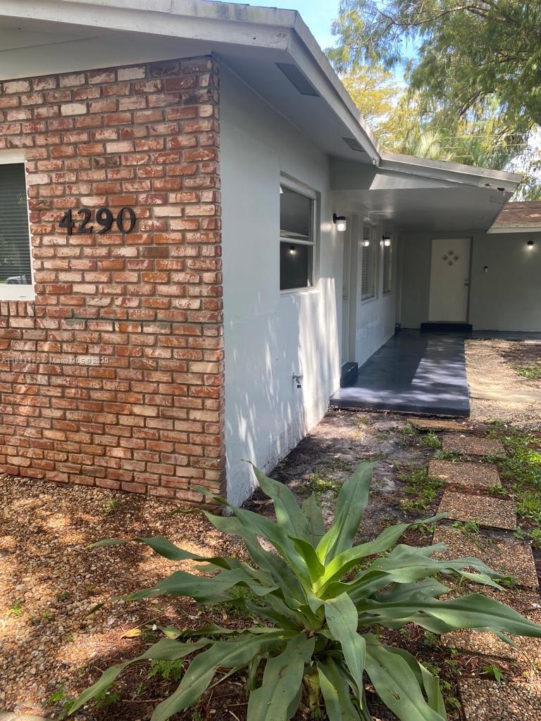 4290 NW 21st Ave