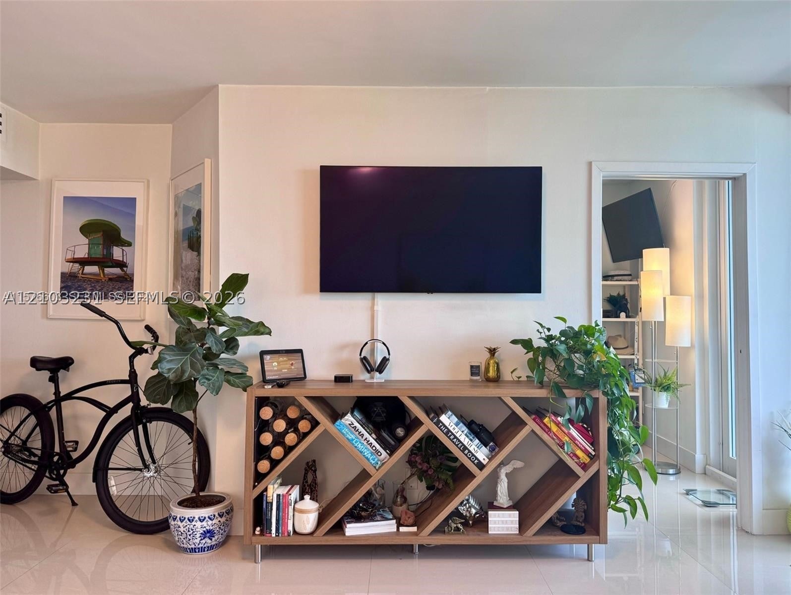 5401 Collins Ave 1229
