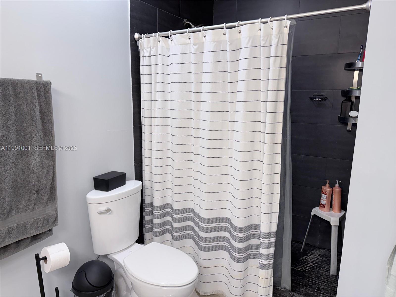 DORAL ISLES NORTH SEC TWO - Residential