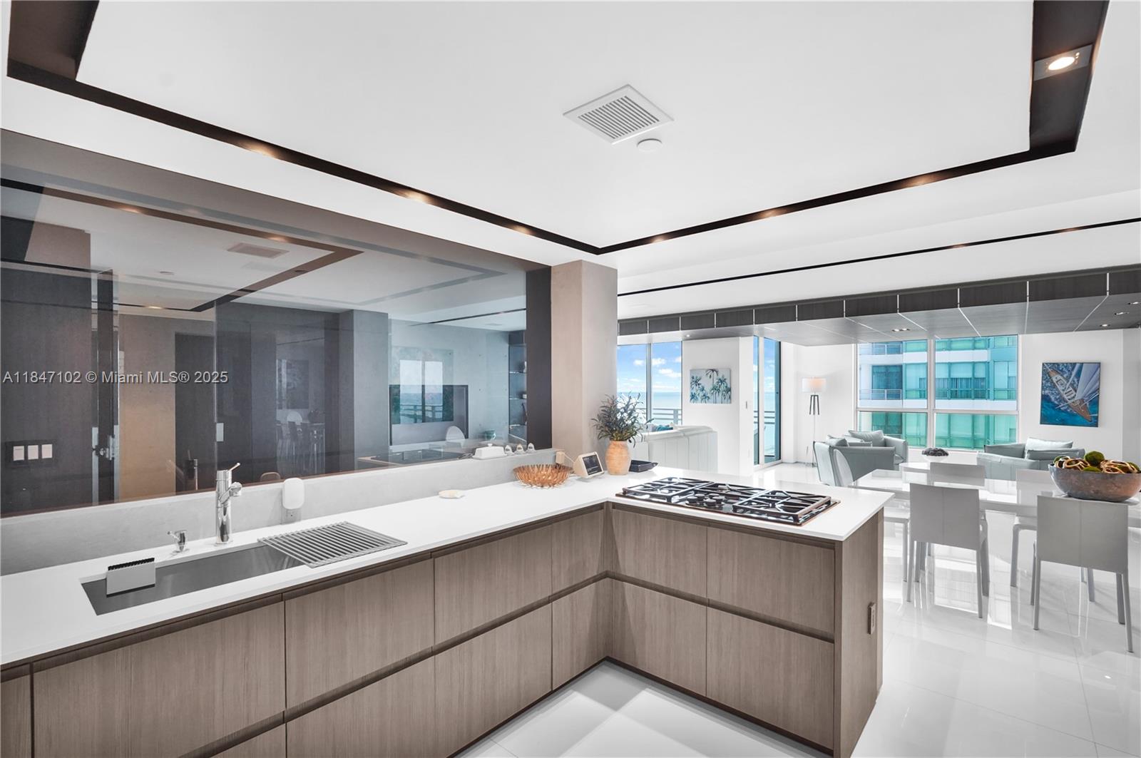 Diplomat Residences - Residential Lease