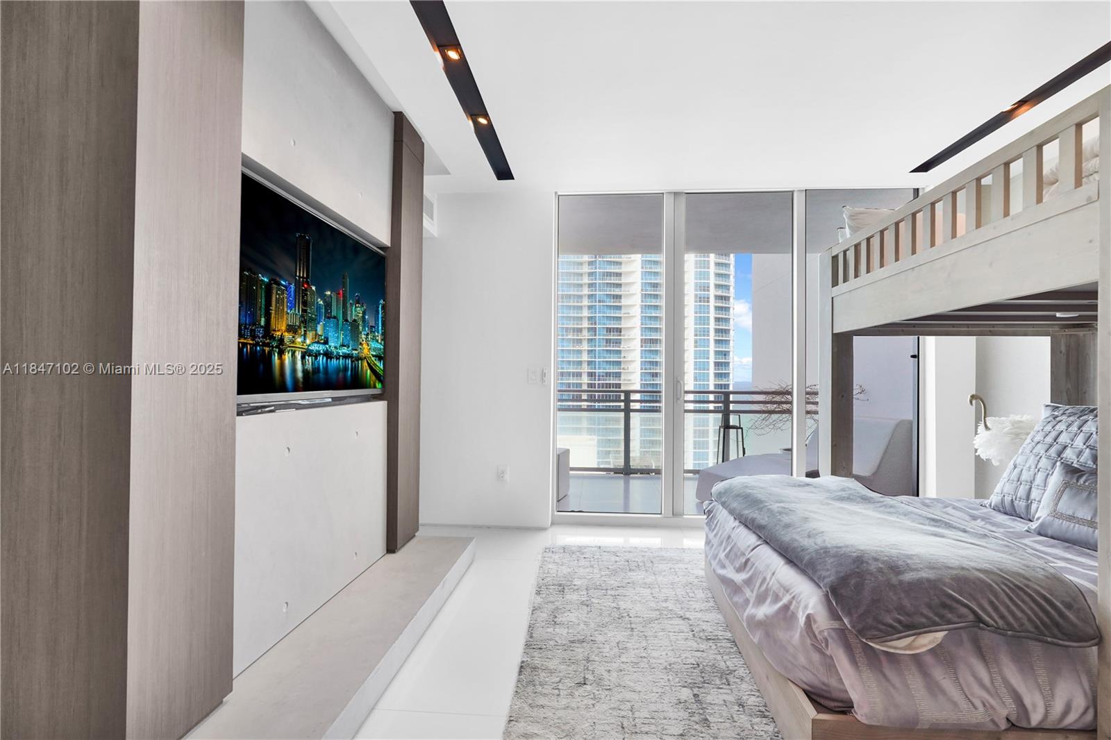 Diplomat Residences - Residential Lease