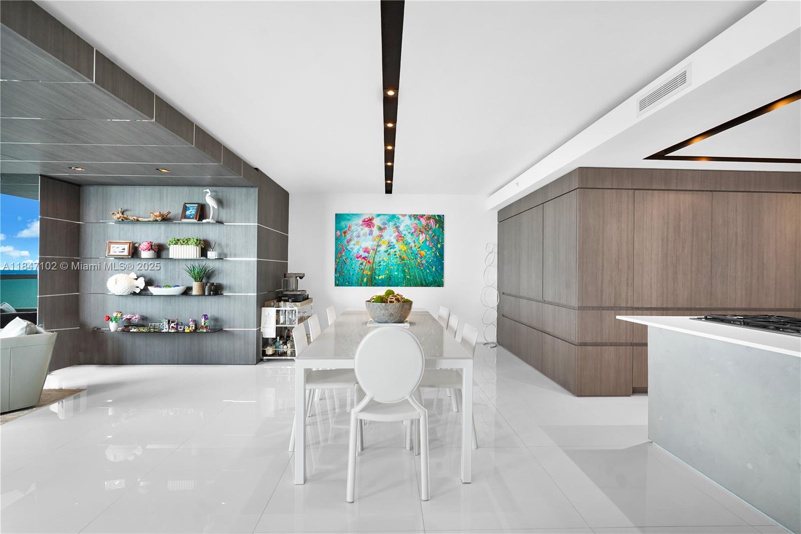 Diplomat Residences - Residential Lease