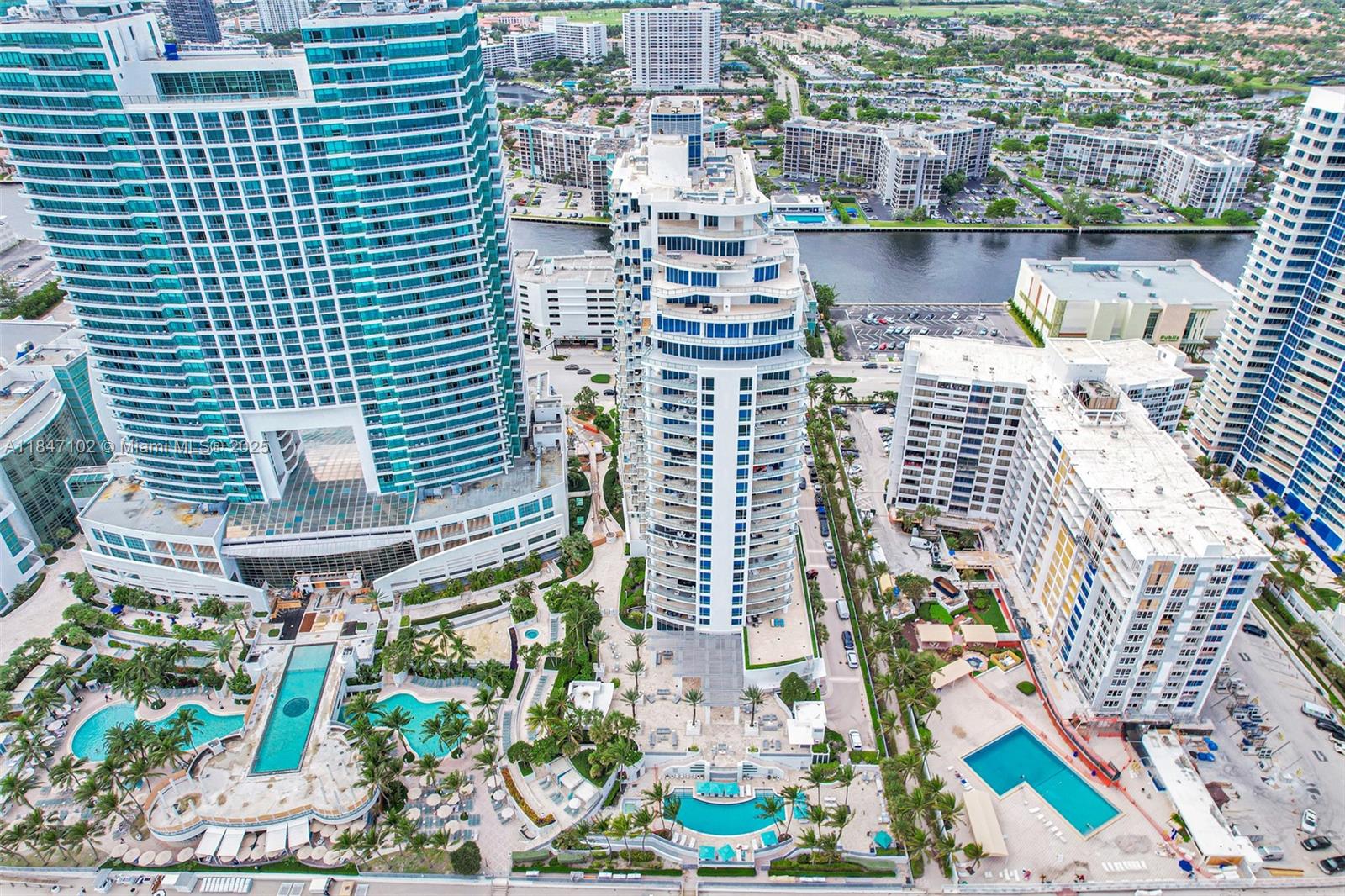 Diplomat Residences - Residential Lease