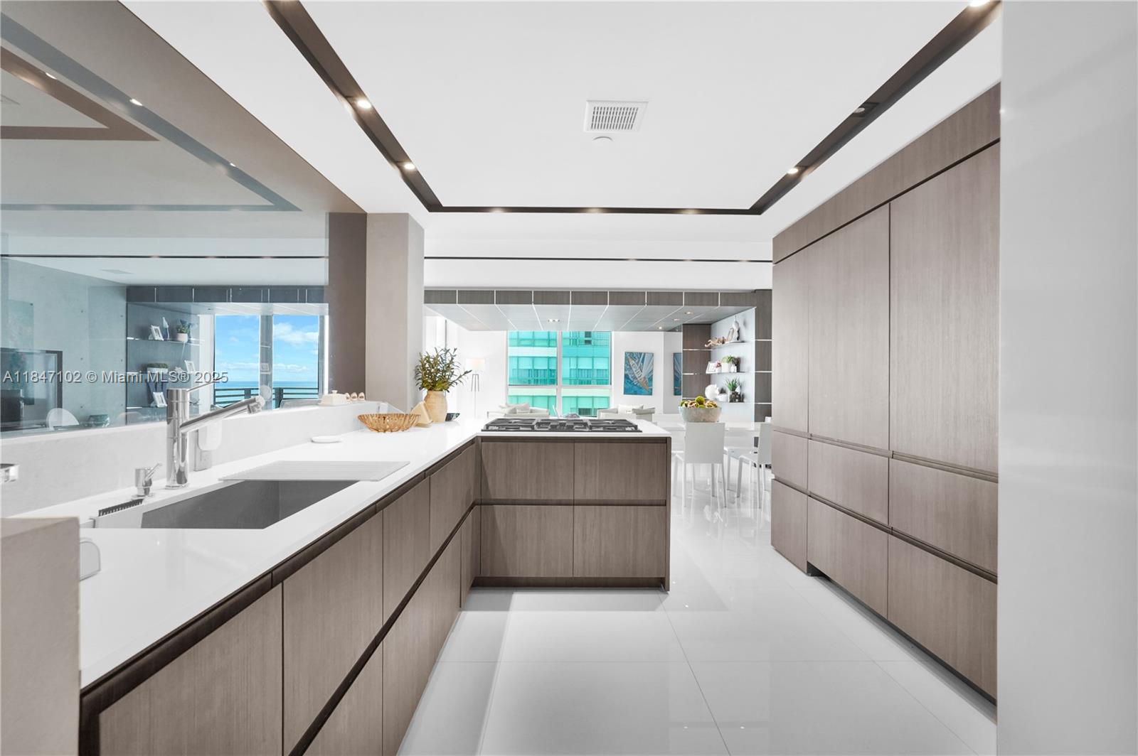 Diplomat Residences - Residential Lease