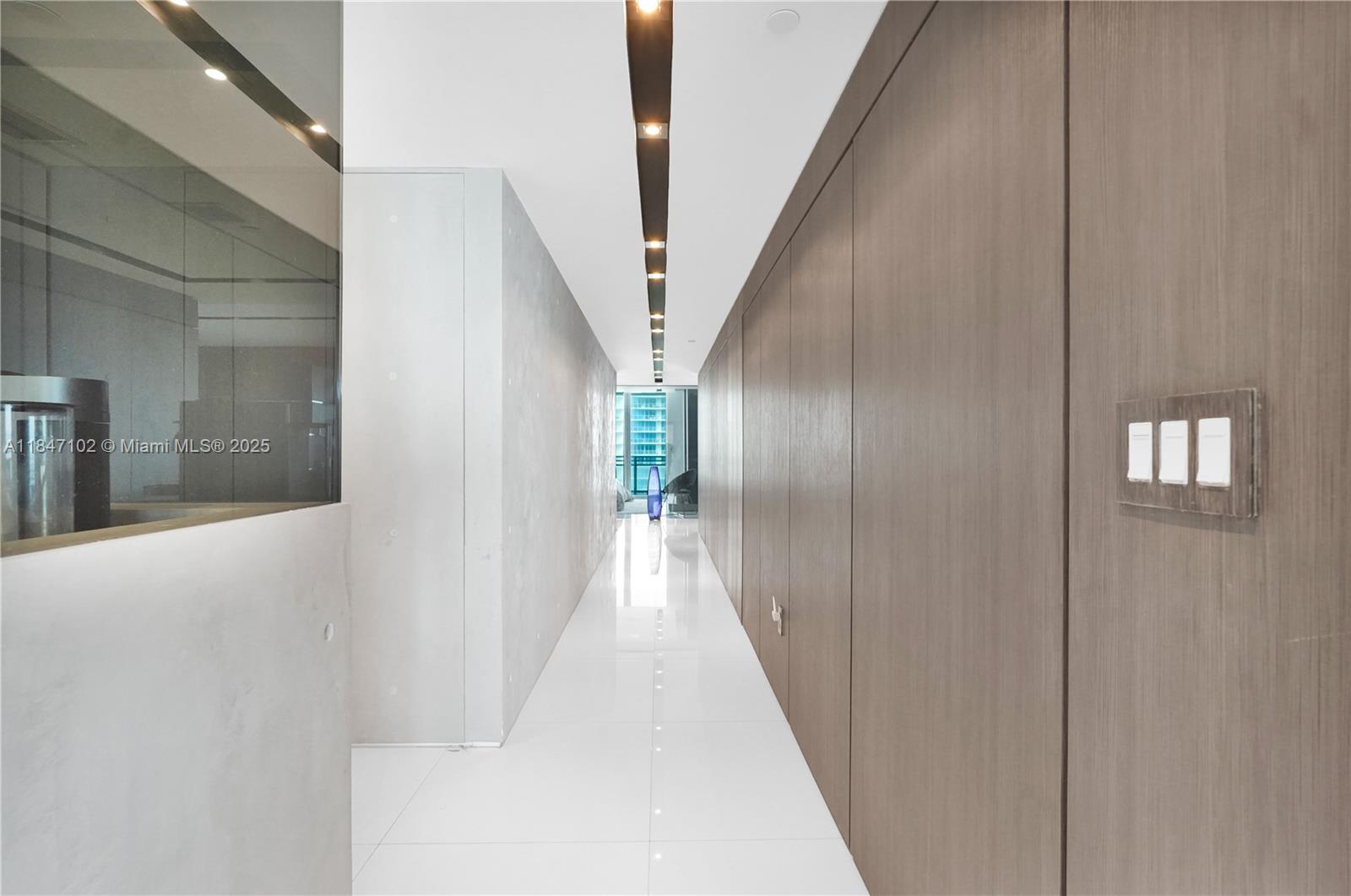 Diplomat Residences - Residential Lease