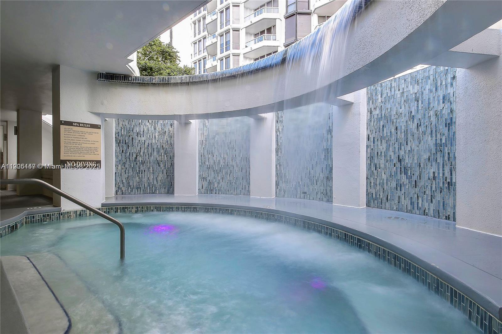 NORTH TOWER AT THE POINT - Residential