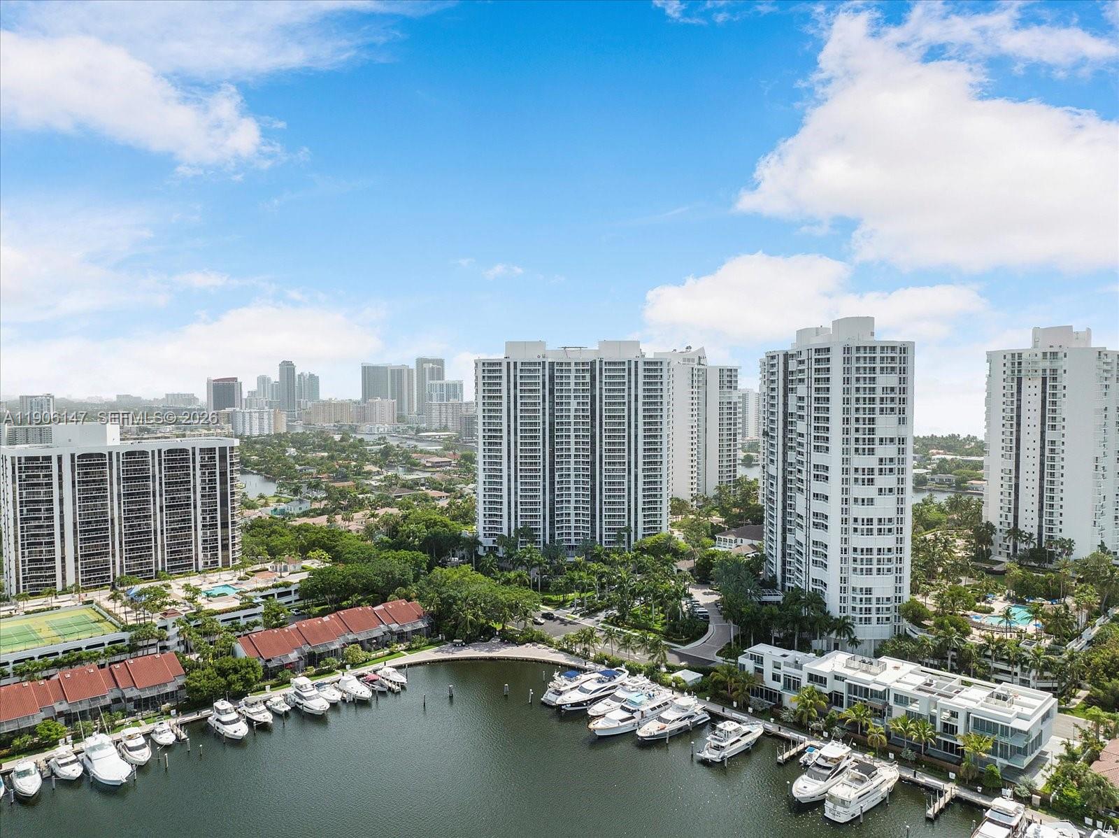 NORTH TOWER AT THE POINT - Residential