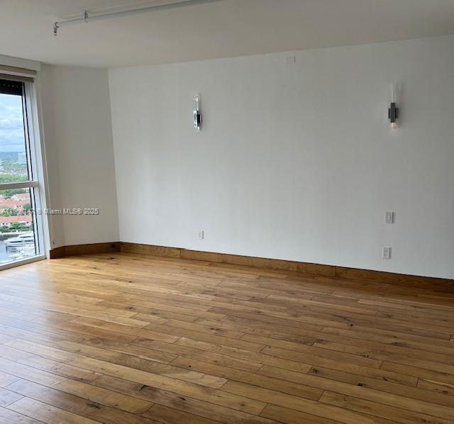 NORTH TOWER AT THE POINT - Residential