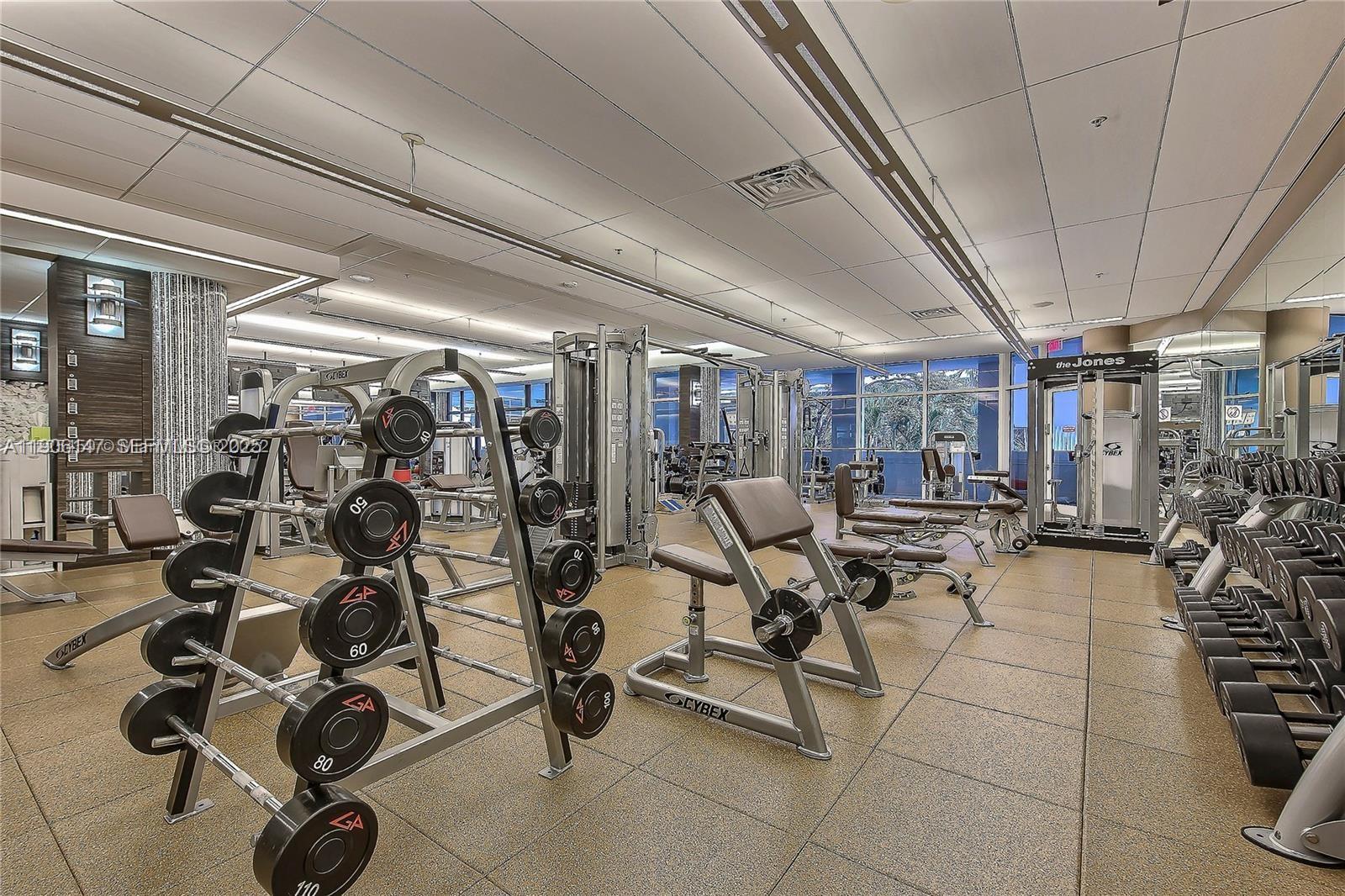 NORTH TOWER AT THE POINT - Residential