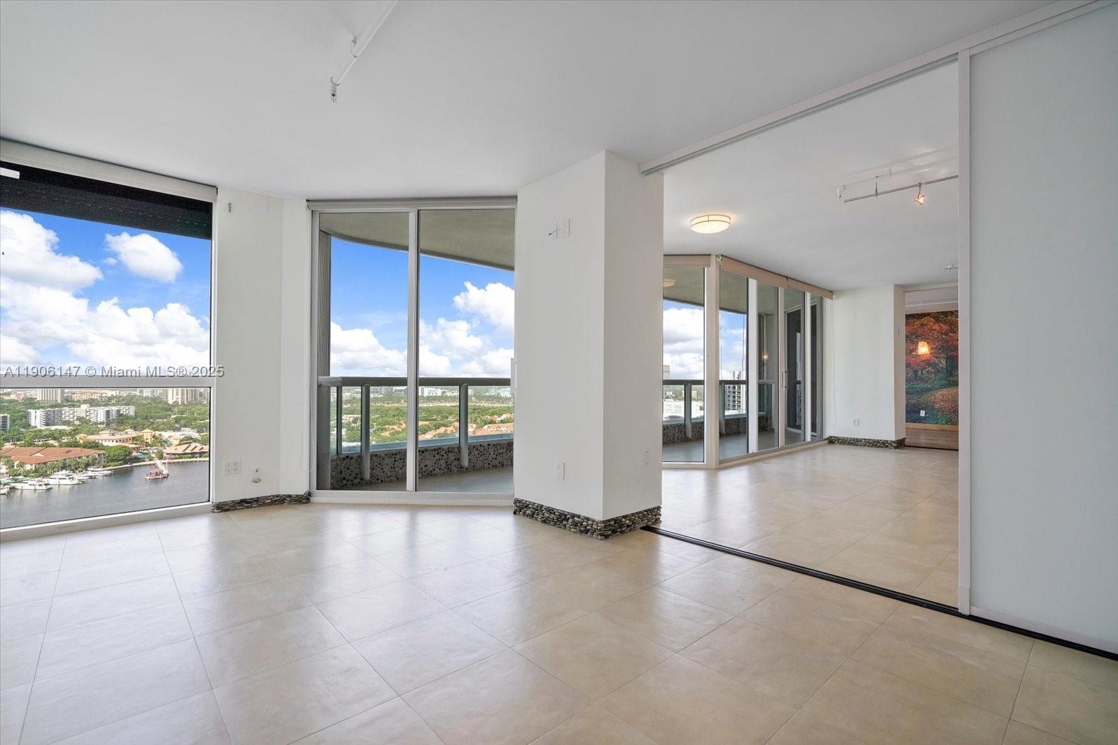 NORTH TOWER AT THE POINT - Residential