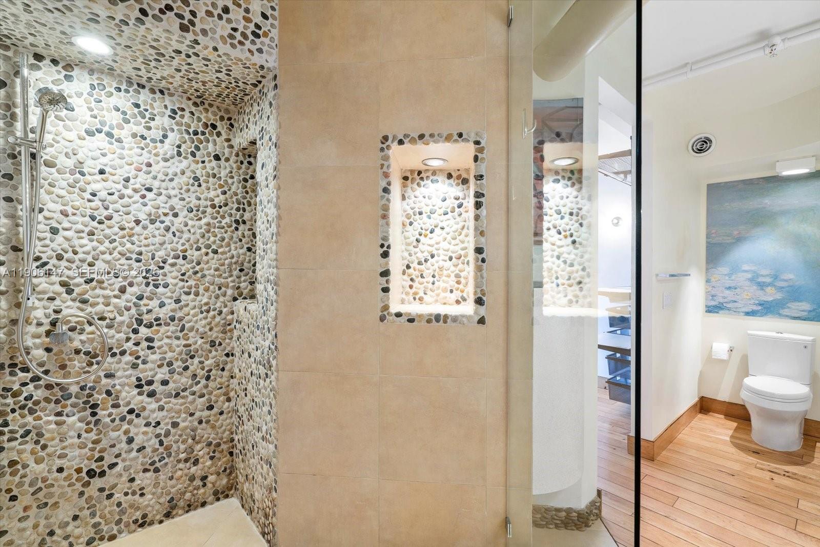 NORTH TOWER AT THE POINT - Residential