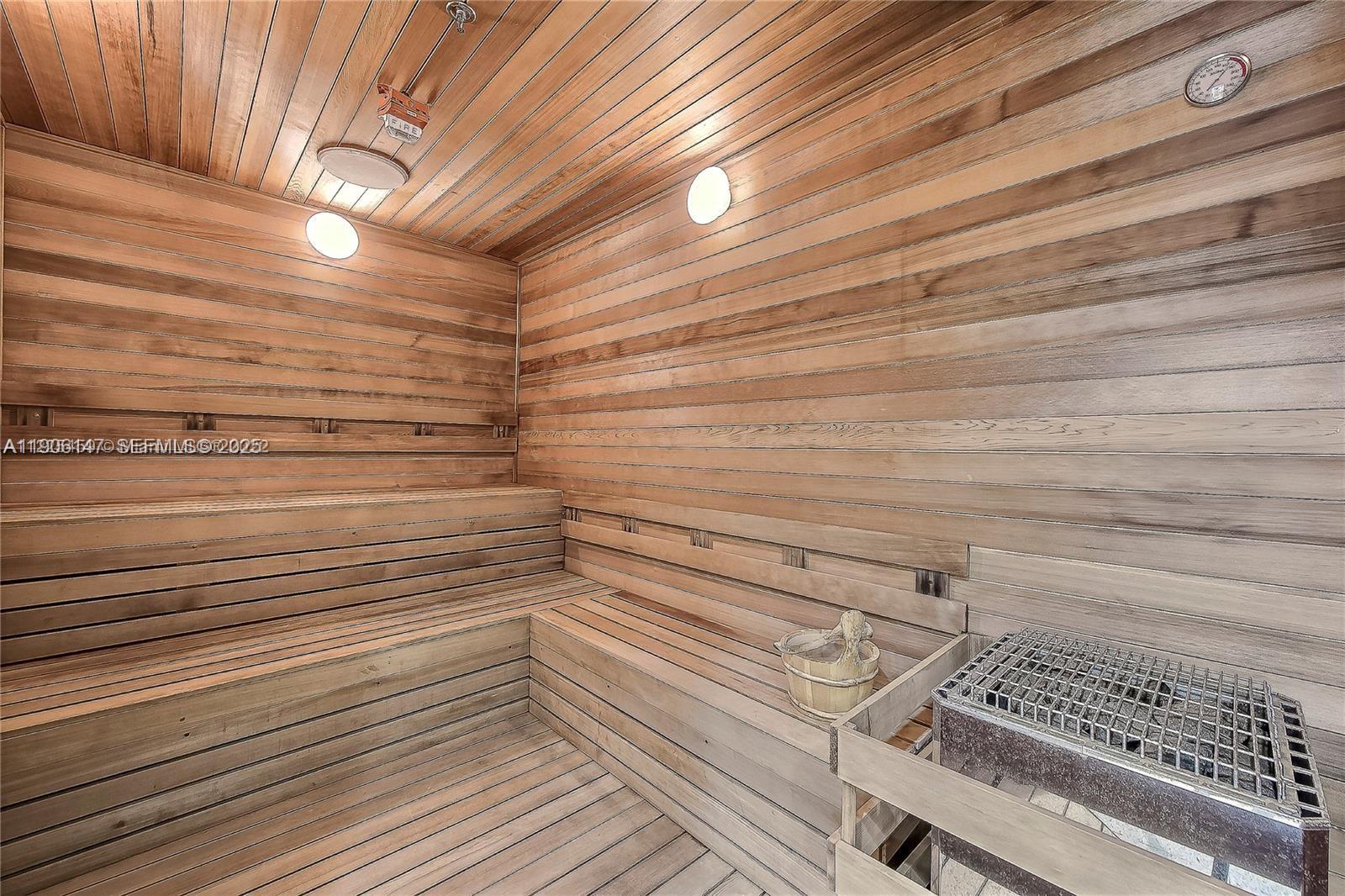 NORTH TOWER AT THE POINT - Residential