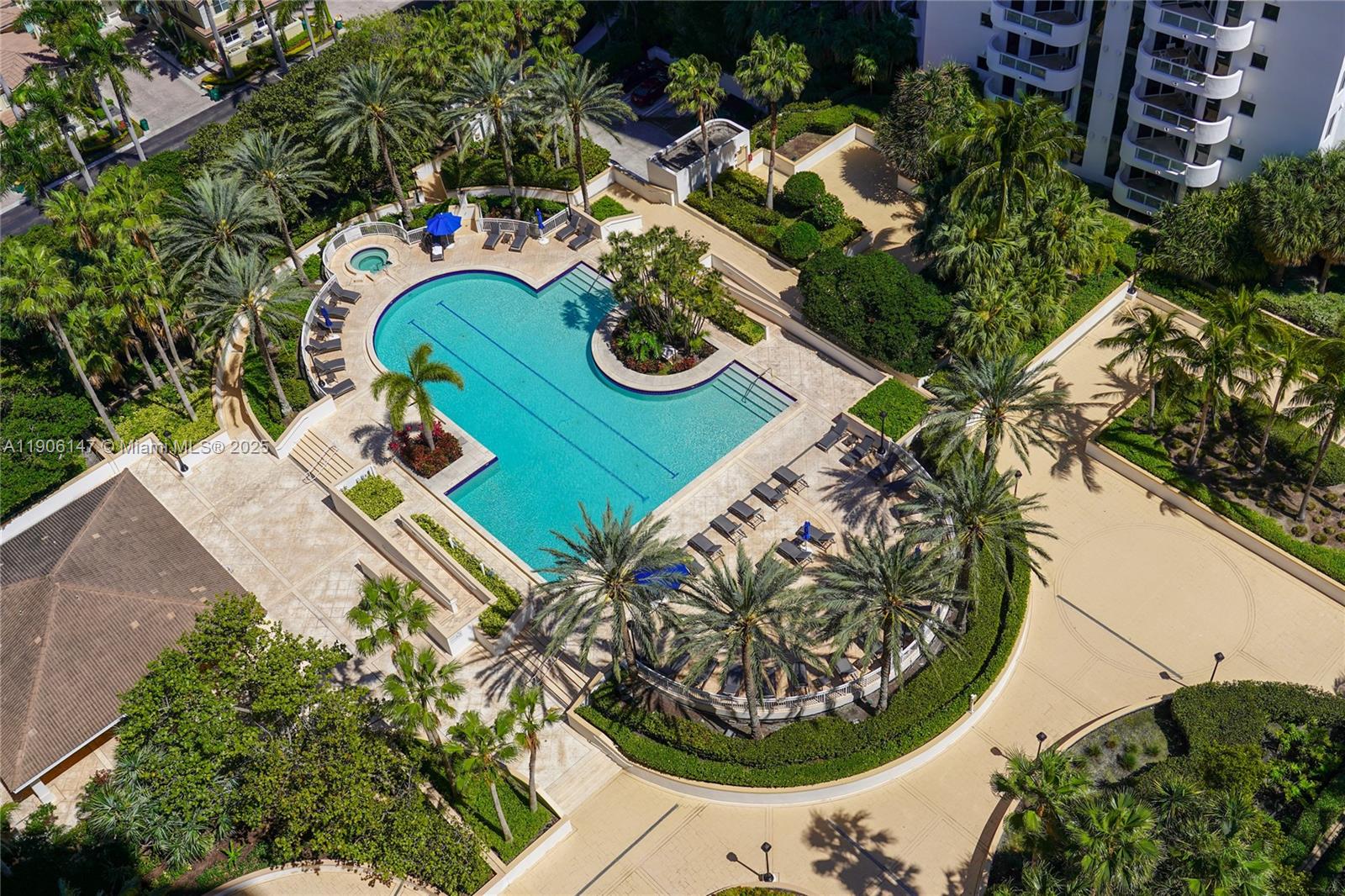 NORTH TOWER AT THE POINT - Residential