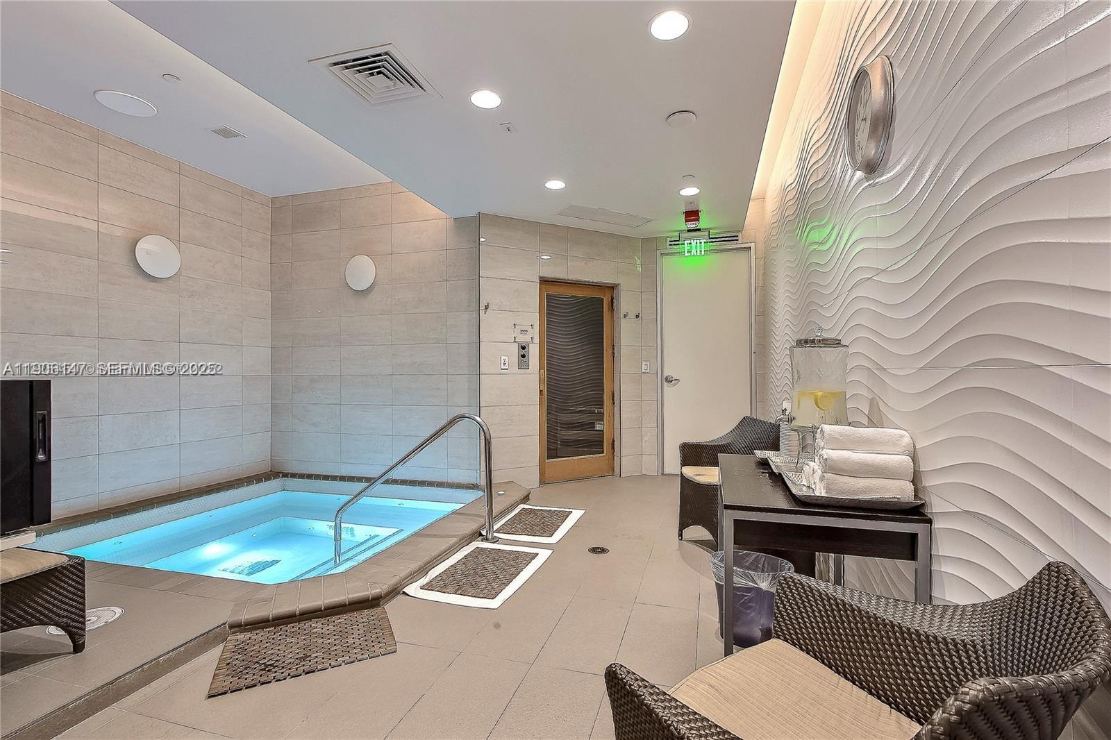 NORTH TOWER AT THE POINT - Residential