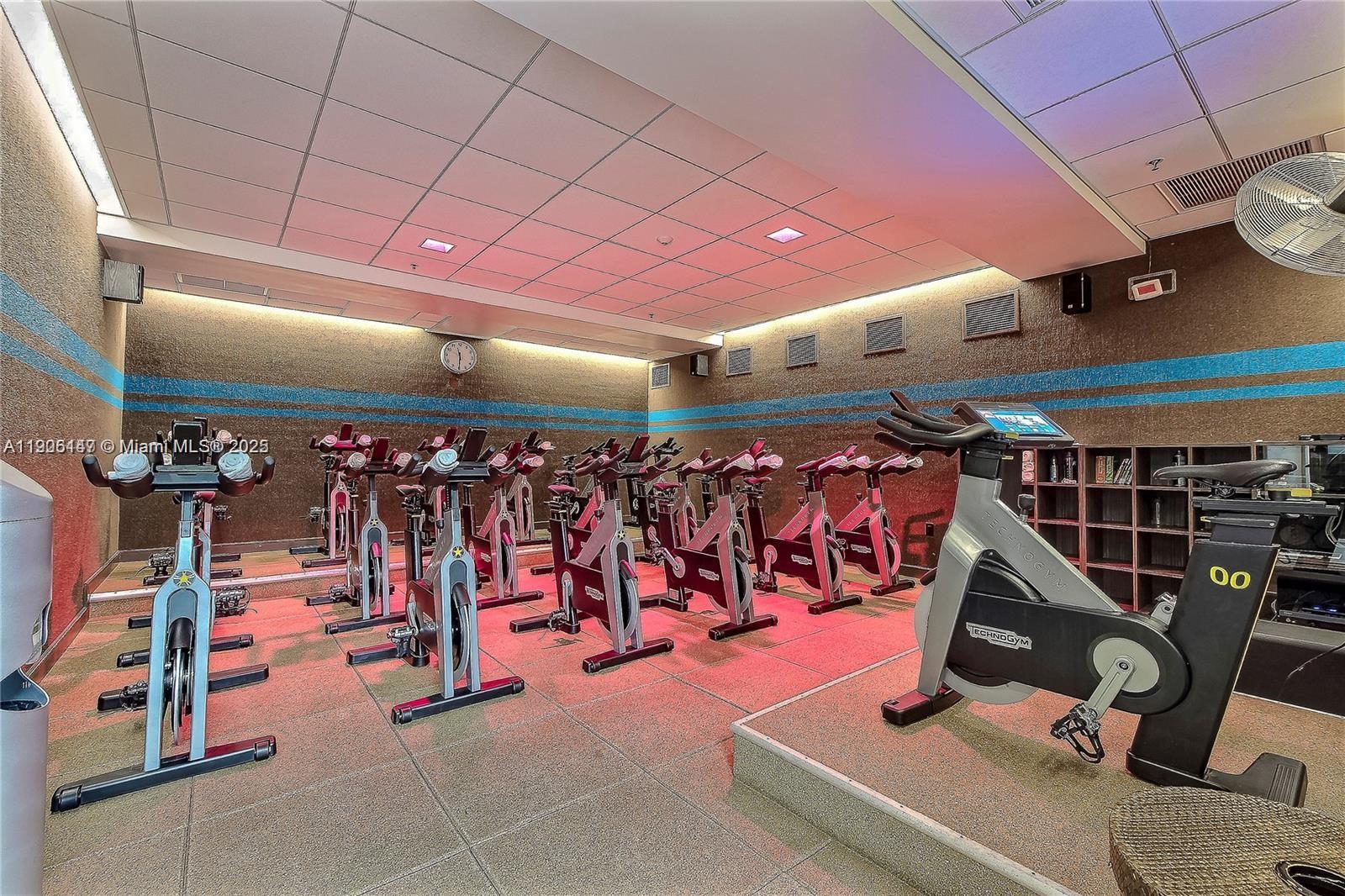 NORTH TOWER AT THE POINT - Residential