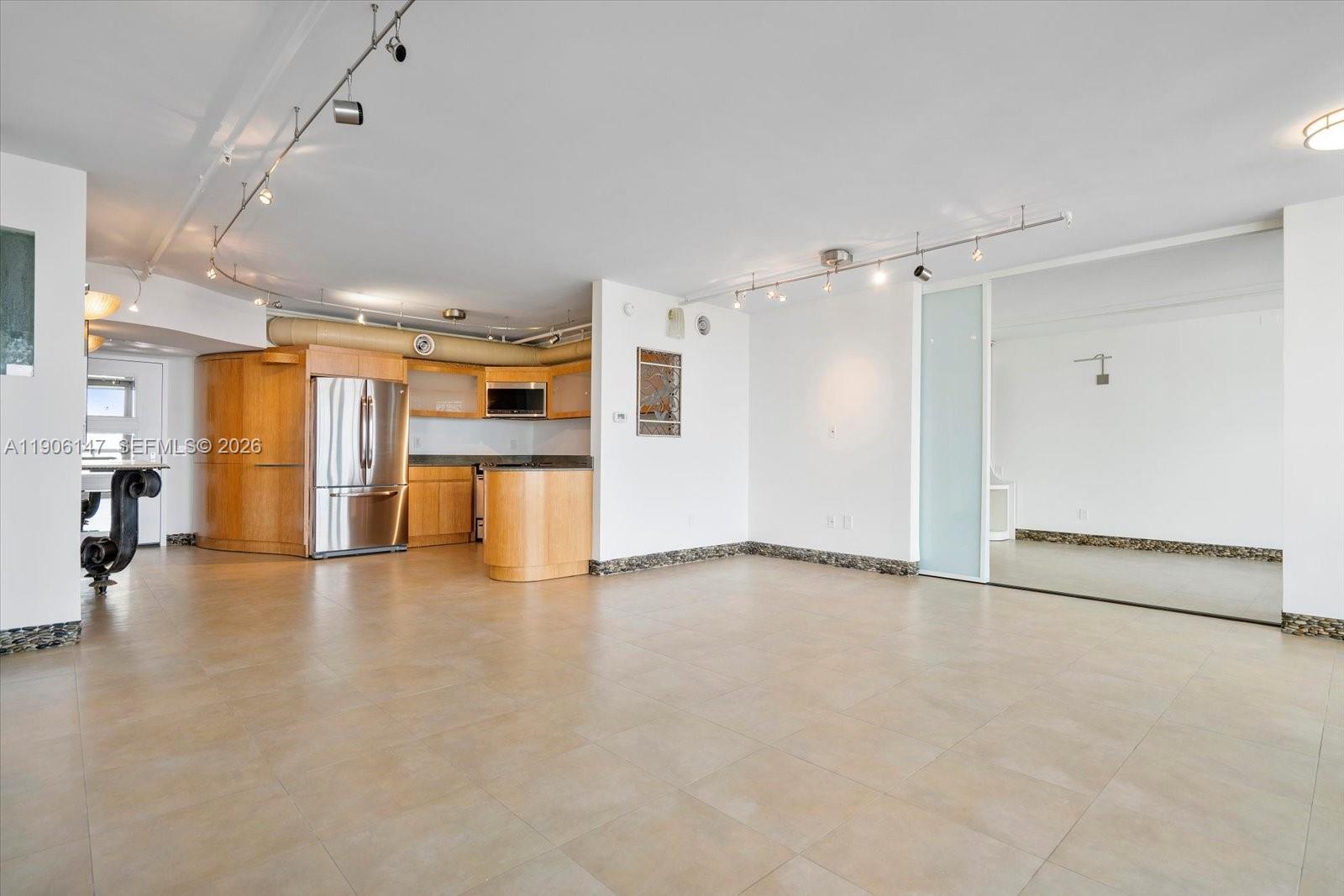 NORTH TOWER AT THE POINT - Residential