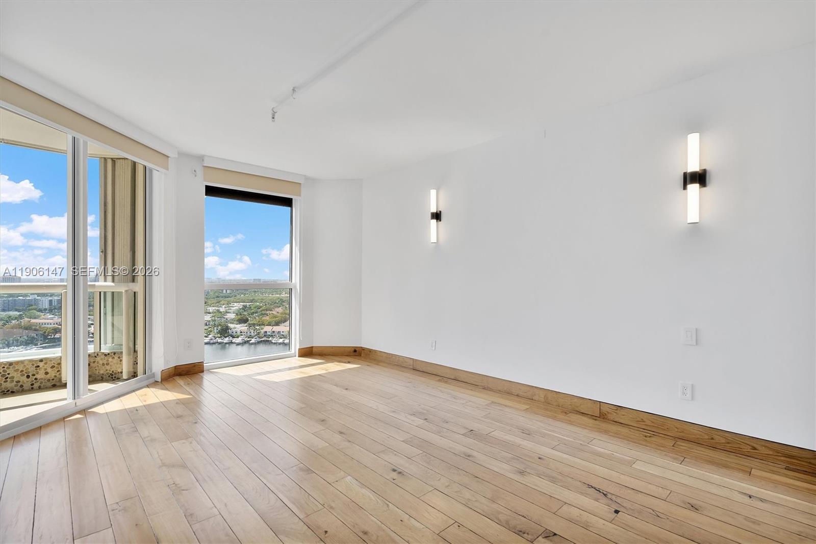 NORTH TOWER AT THE POINT - Residential