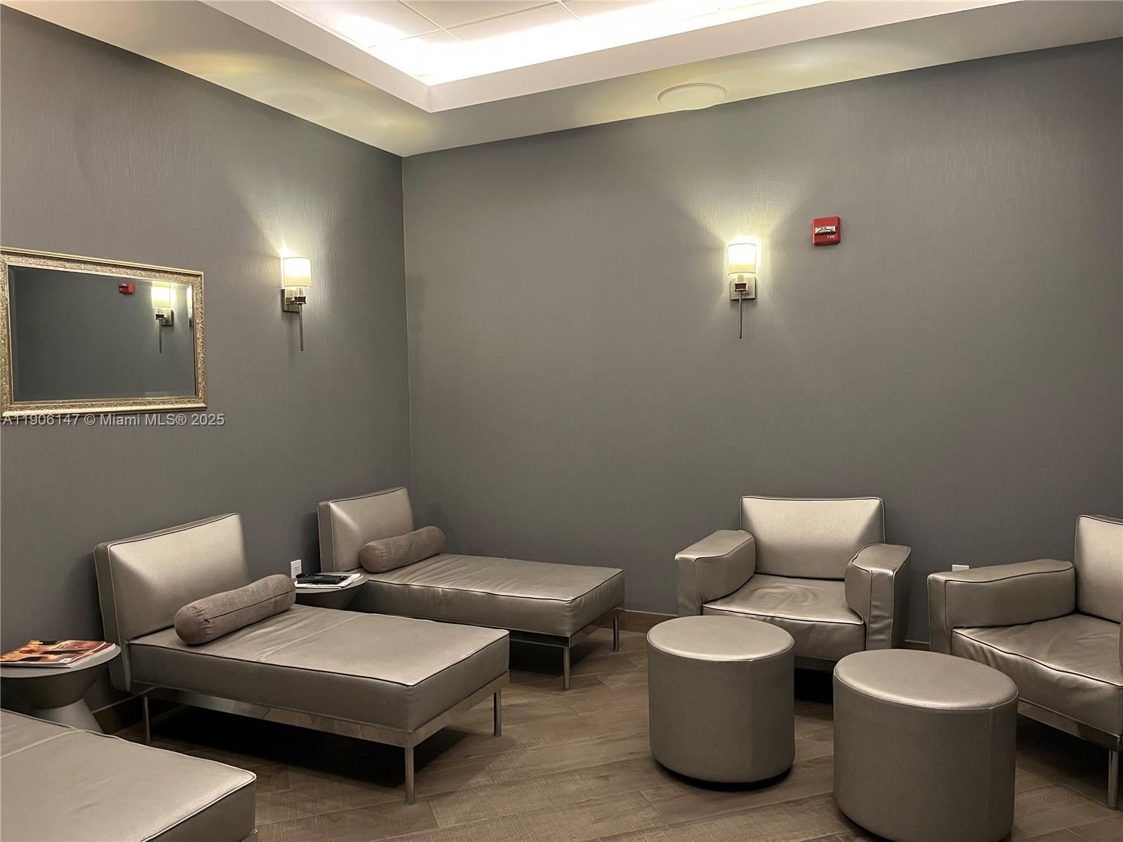 NORTH TOWER AT THE POINT - Residential