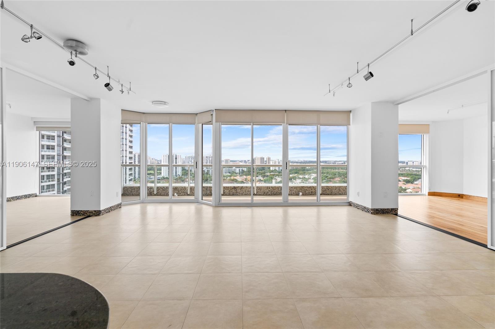 NORTH TOWER AT THE POINT - Residential