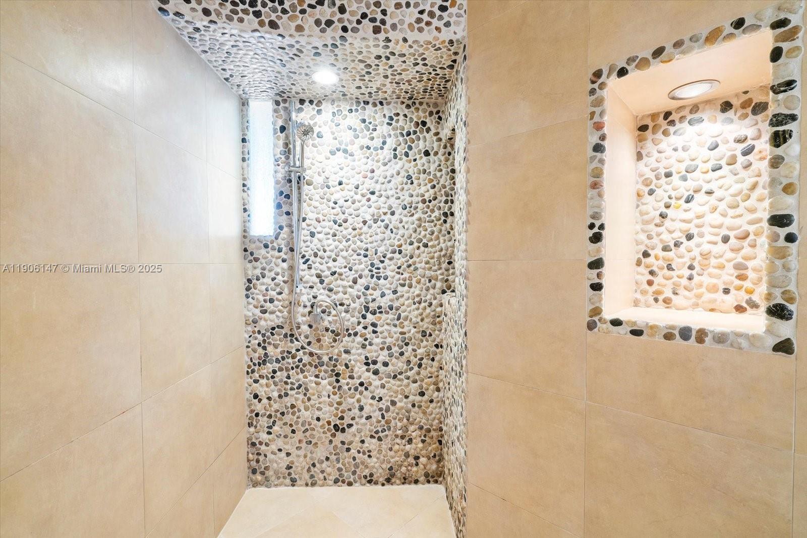 NORTH TOWER AT THE POINT - Residential