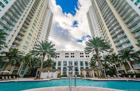 DUO CONDOMINIUM WEST - Residential Lease