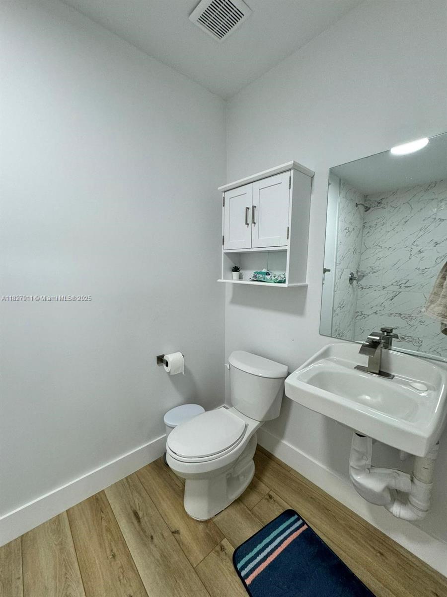 1021 NW 1st St 101