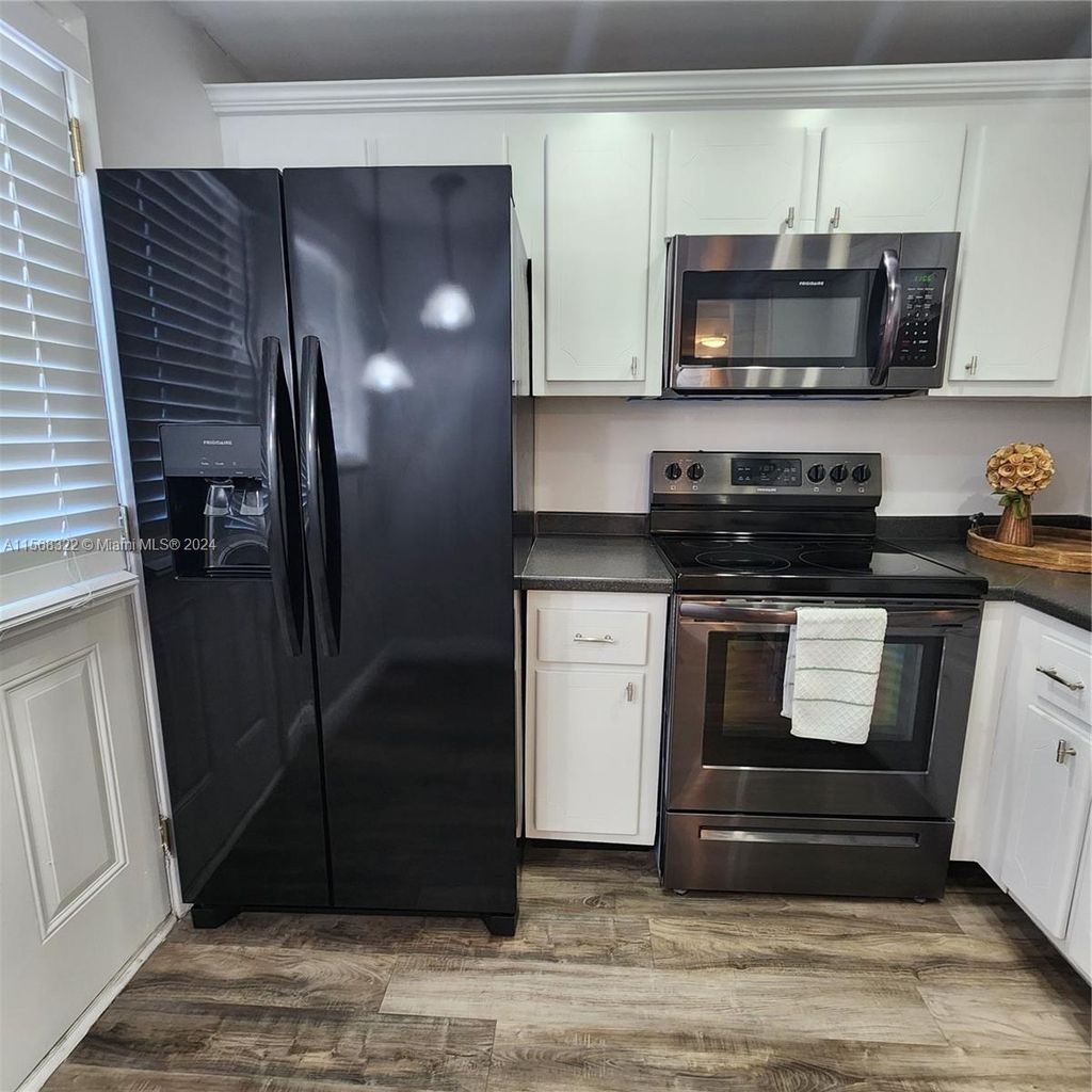 Photo of 900 NE 12th Ave #406, Hallandale Beach, FL 33009 (MLS # A11568322)