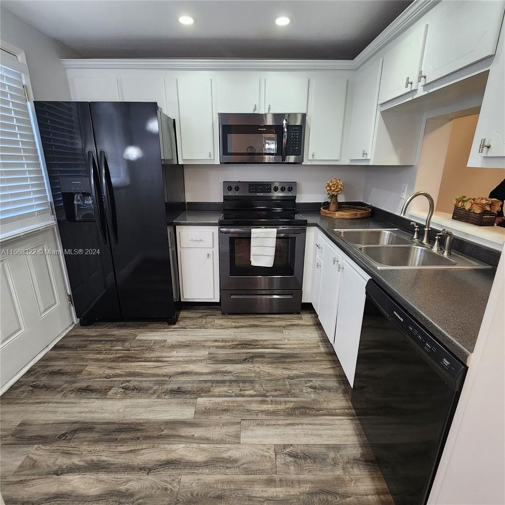 Photo of 900 NE 12th Ave #406, Hallandale Beach, FL 33009 (MLS # A11568322)