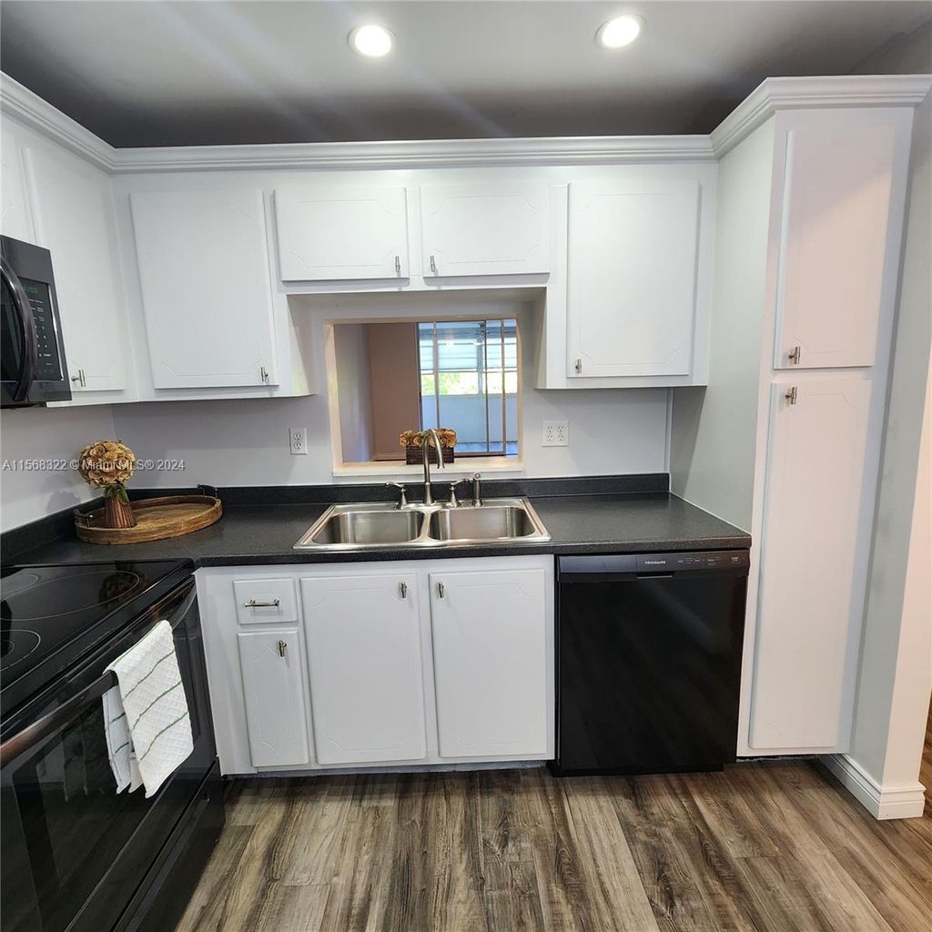 Photo of 900 NE 12th Ave #406, Hallandale Beach, FL 33009 (MLS # A11568322)