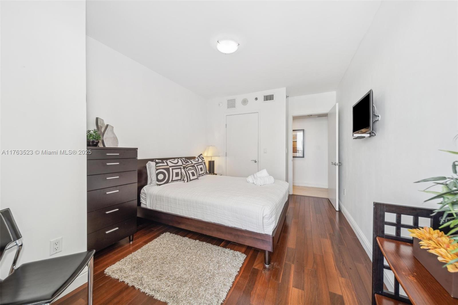 BEACH CLUB TWO CONDO - Residential Lease