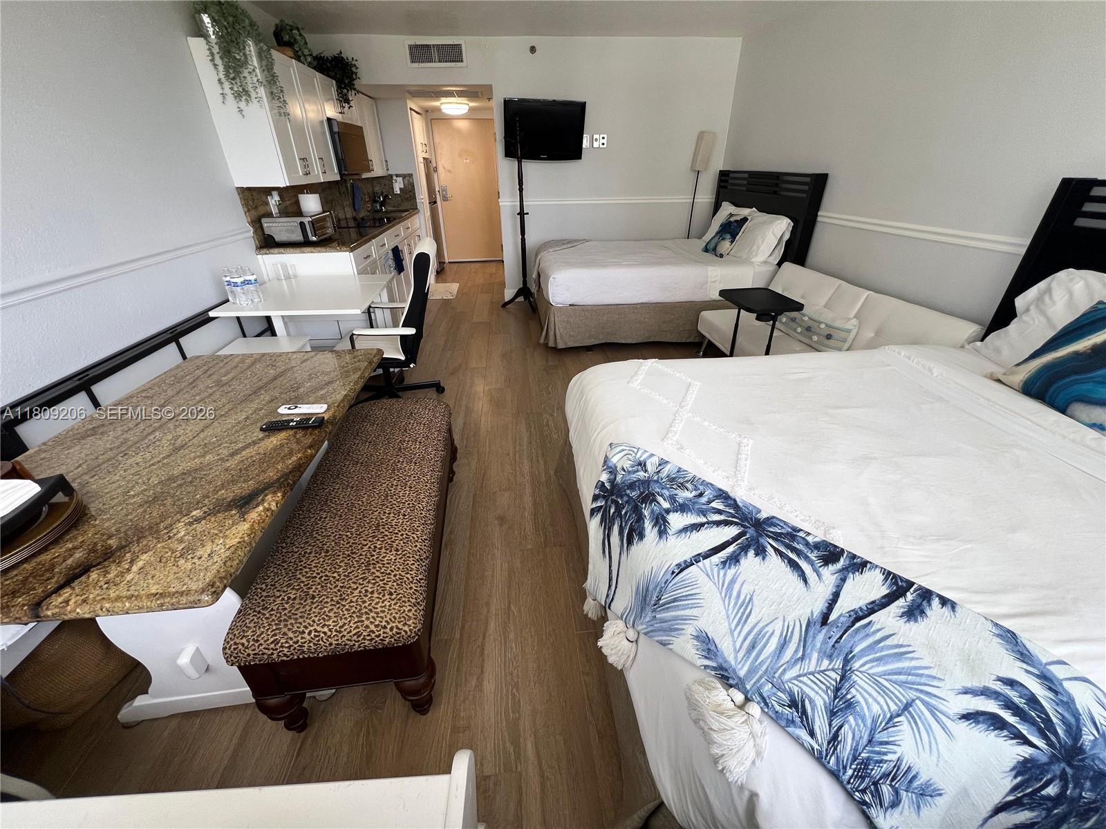 THE AVENTURA BEACH CLUB C - Residential