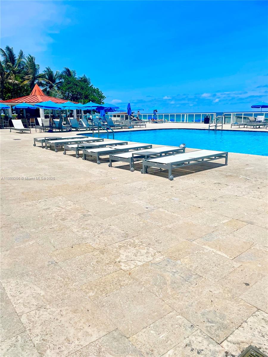 THE AVENTURA BEACH CLUB C - Residential