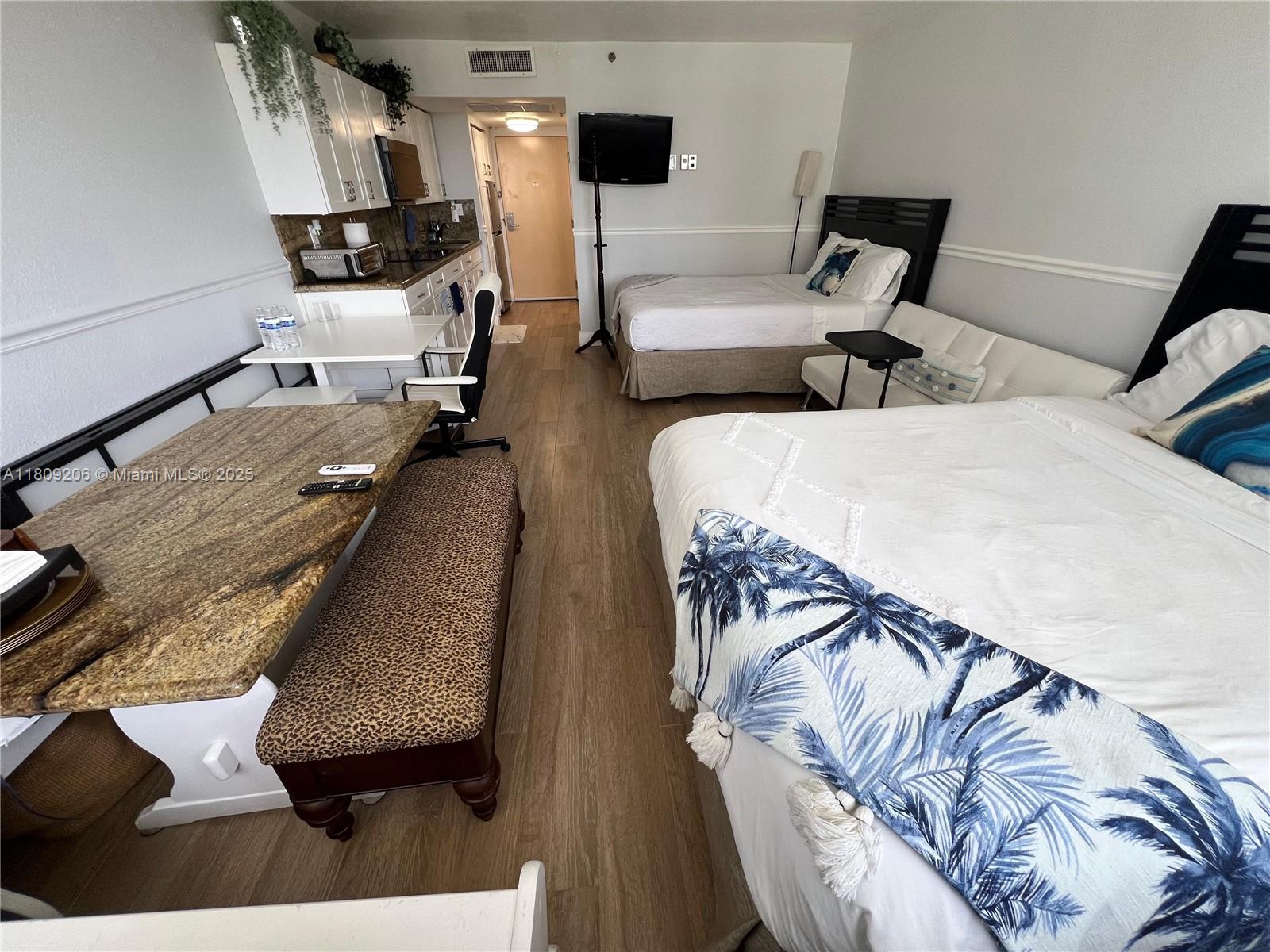 THE AVENTURA BEACH CLUB C - Residential