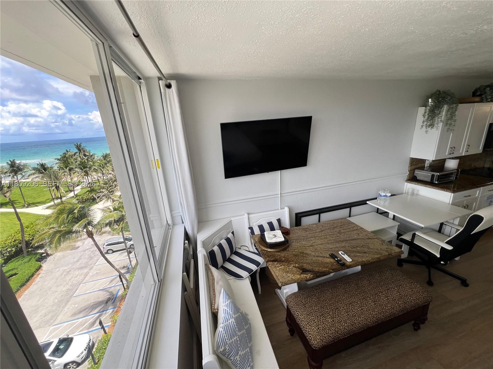 THE AVENTURA BEACH CLUB C - Residential