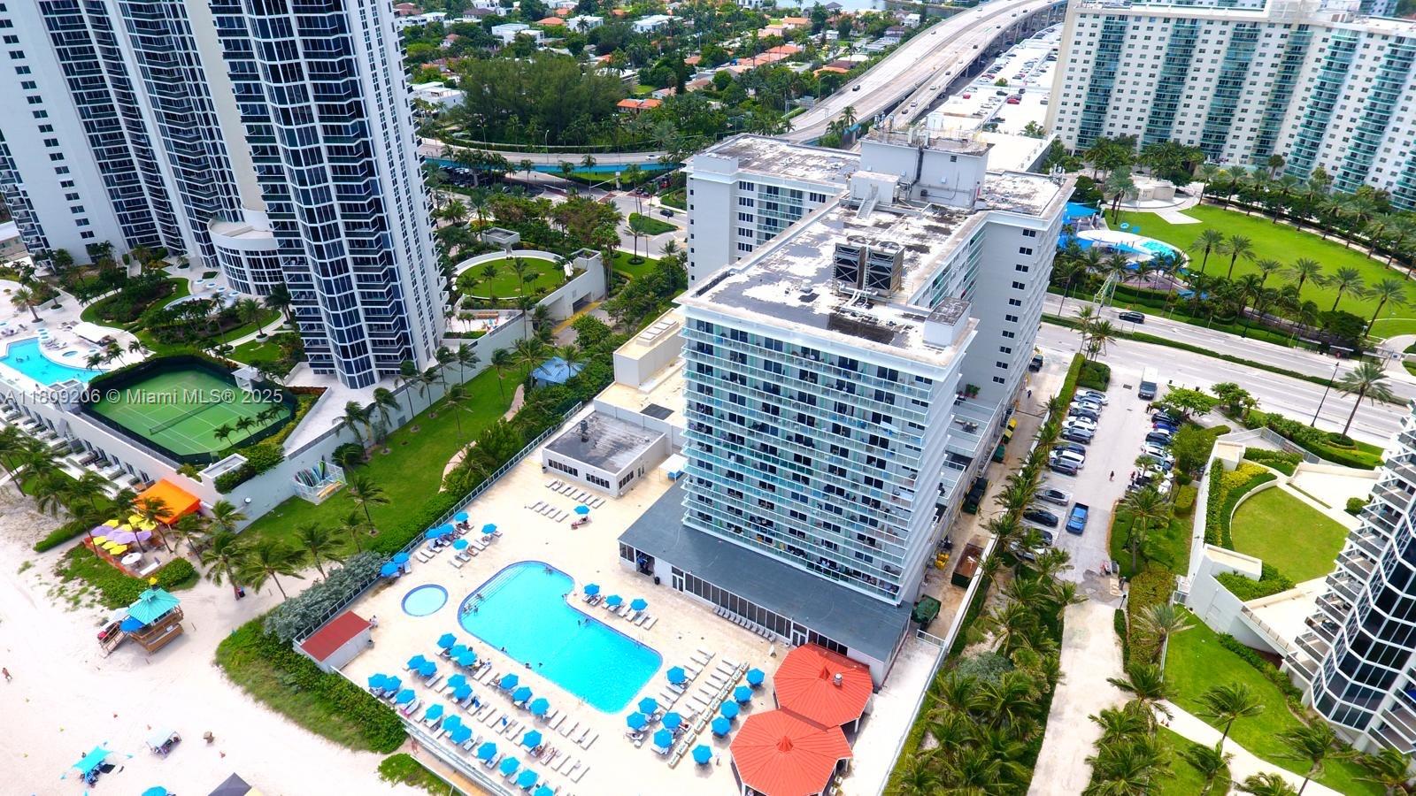 19201 Collins Ave 427