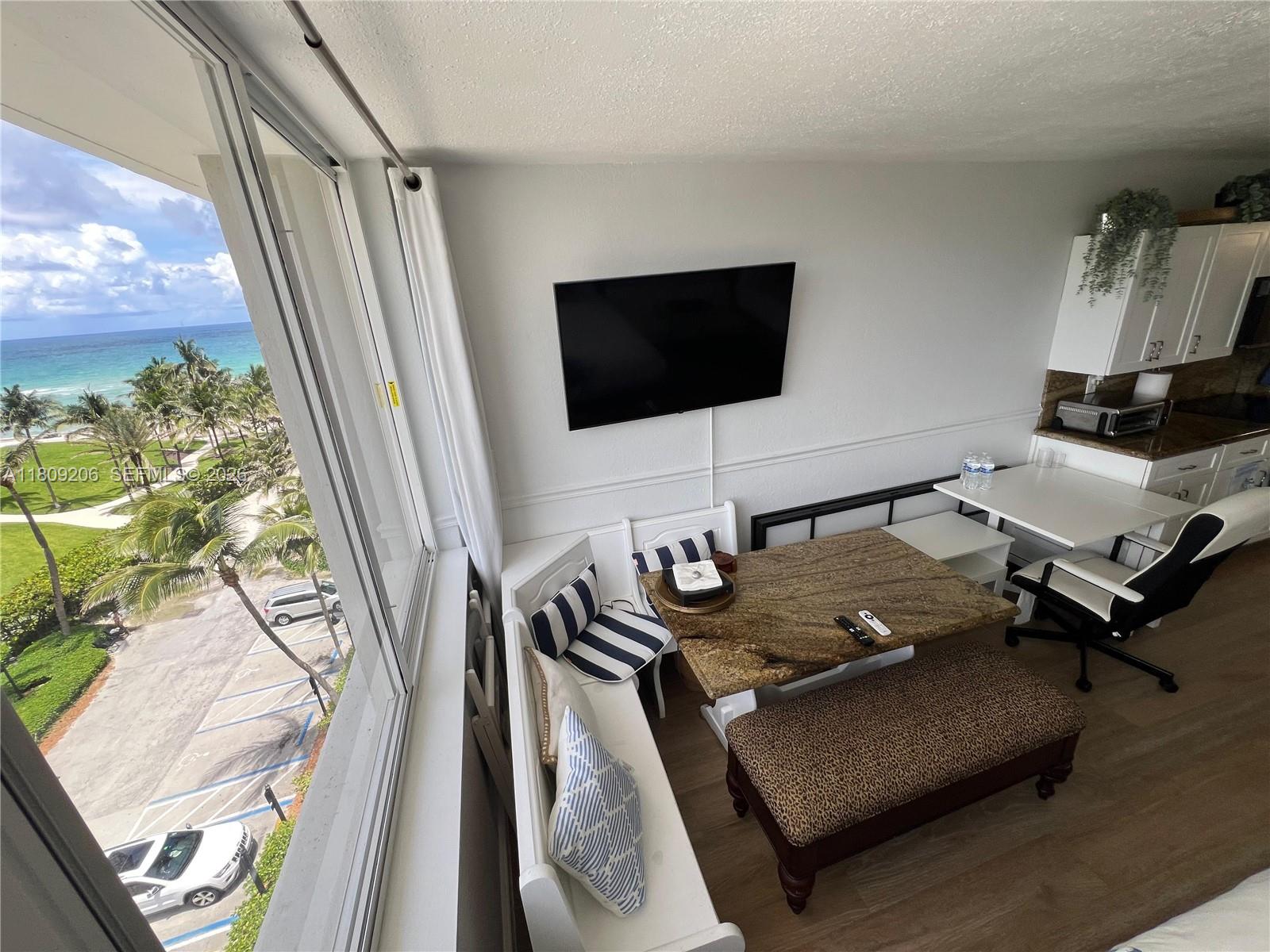 THE AVENTURA BEACH CLUB C - Residential