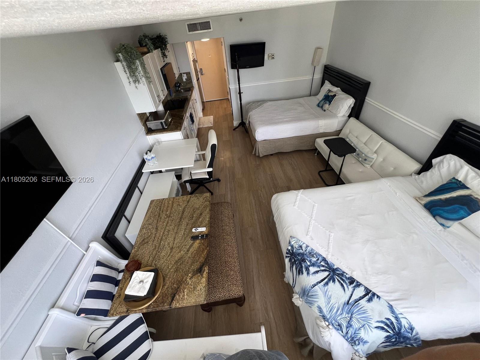 THE AVENTURA BEACH CLUB C - Residential