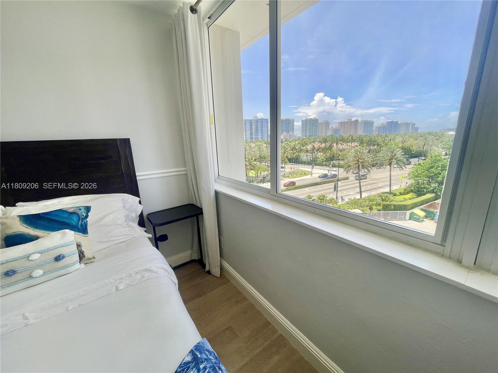 19201 Collins Ave 427