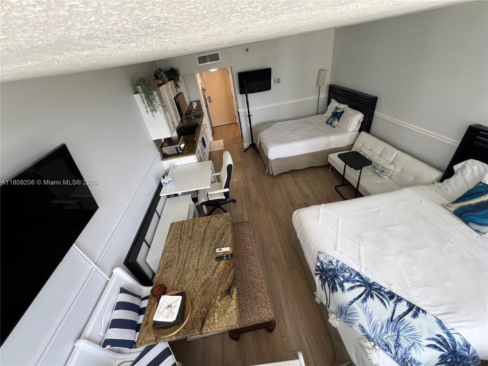 THE AVENTURA BEACH CLUB C - Residential