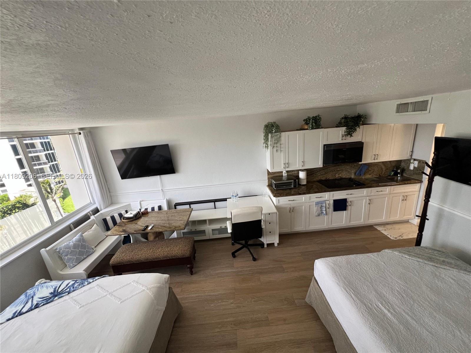 THE AVENTURA BEACH CLUB C - Residential
