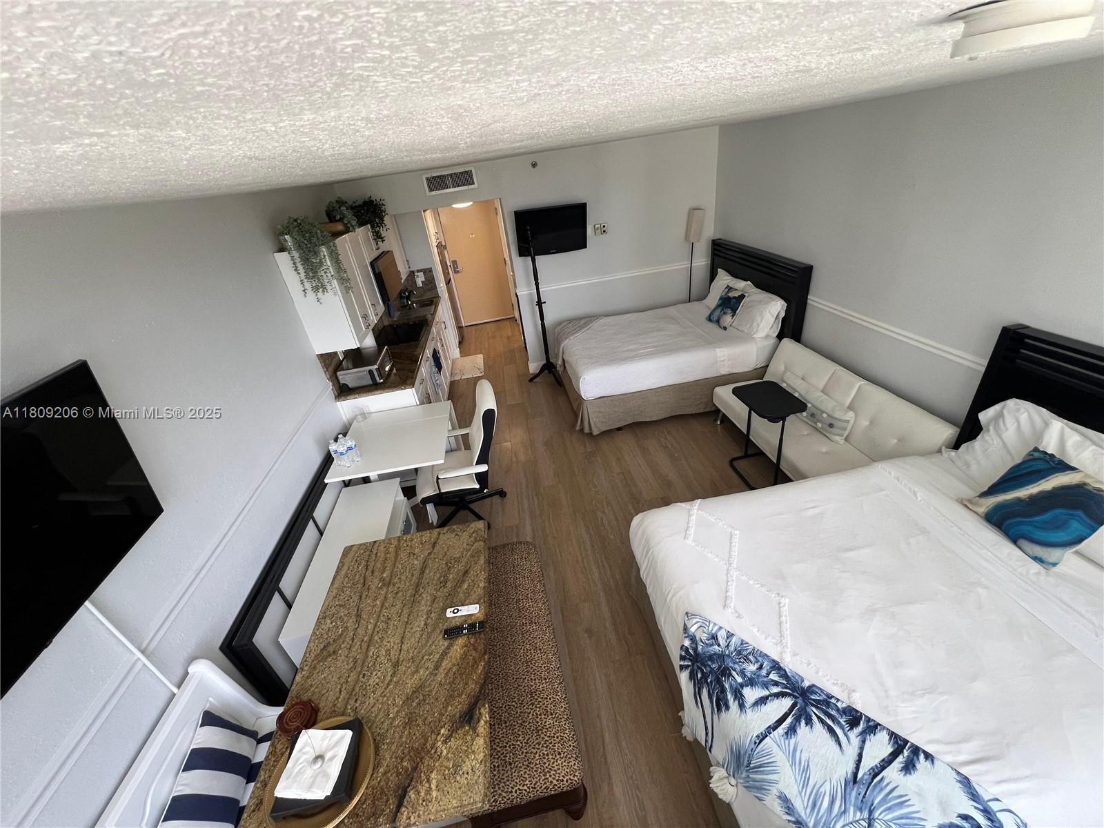 THE AVENTURA BEACH CLUB C - Residential