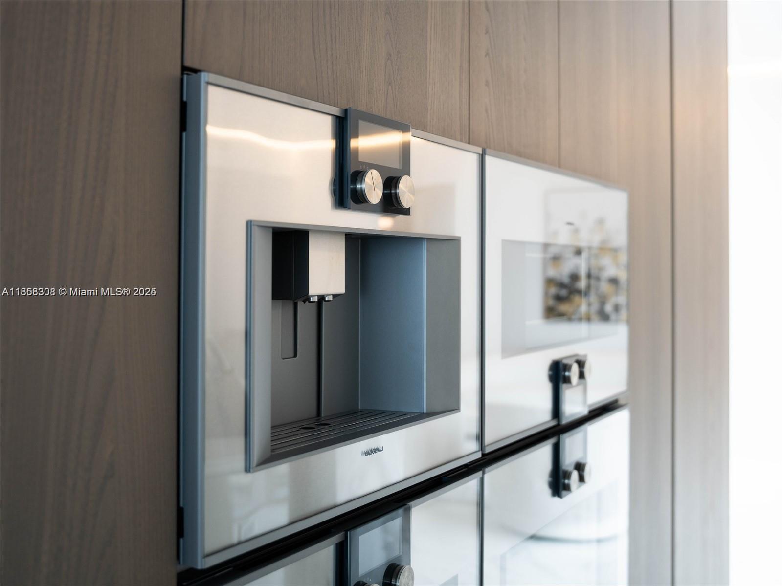 Turnberry Ocean Club - Residential