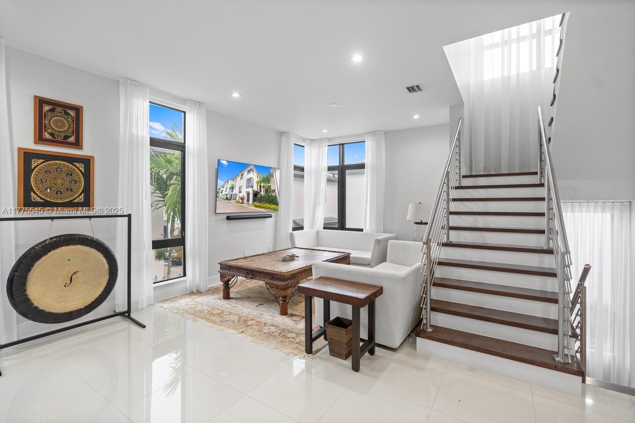 8264 NW 48th Ter