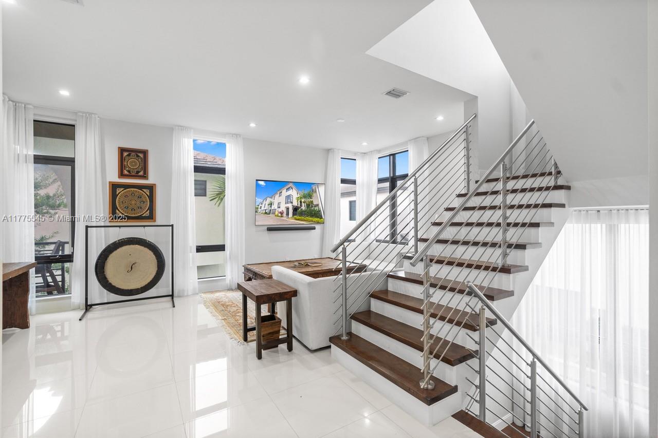 8264 NW 48th Ter
