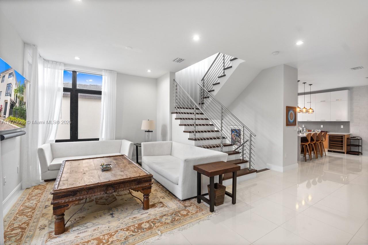 8264 NW 48th Ter